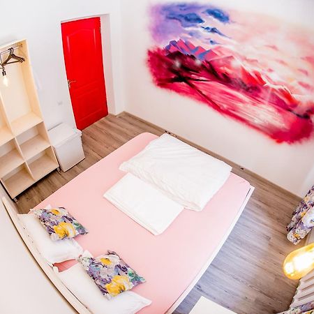 West Point Soul Hostel Алмати Екстер'єр фото