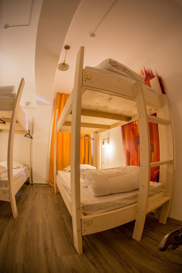 West Point Soul Hostel Алмати Екстер'єр фото