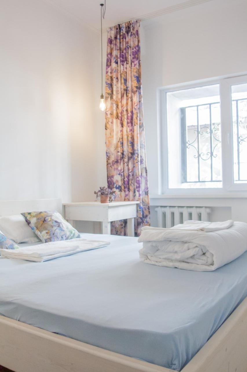 West Point Soul Hostel Алмати Екстер'єр фото